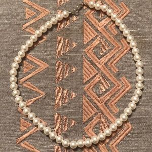 Faux pearl necklace plastic vintage pearls simple